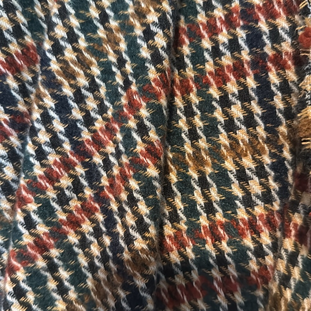 HOUNDSTOOTH SCARF - Picture 9 of 10